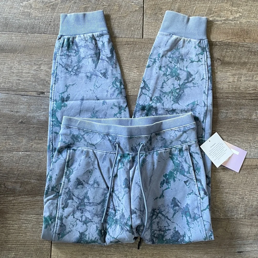 NWT JoyLab Marbled Print Crewneck Sweatshirt & Sweatpants Set - Picture 7 of 9